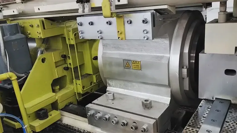 مكبس بثق ألومنيوم ذو شوط قصير 1250T
