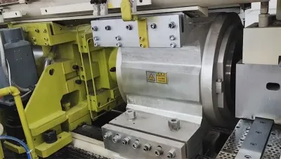 مكبس بثق ألومنيوم ذو شوط قصير 1250T